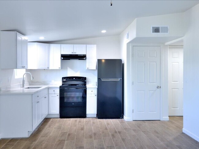 Foto del edificio - Beautifully Updated 1 Bedroom Home – Ready...