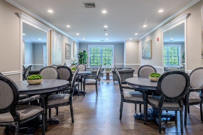 Montage-lobby03-area - Montage at Hamilton Apartments 55+ Community