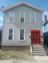Building Photo - 920 Park Ave