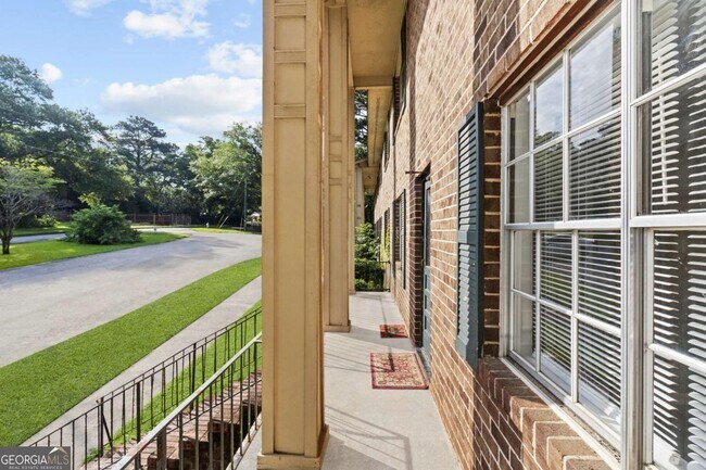 Foto del edificio - 99 Rhett Butler Dr