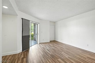 Building Photo - 201 Santa Clara Dr