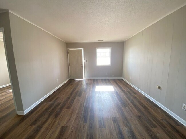 Foto del edificio - One bedroom one bath room apartment
