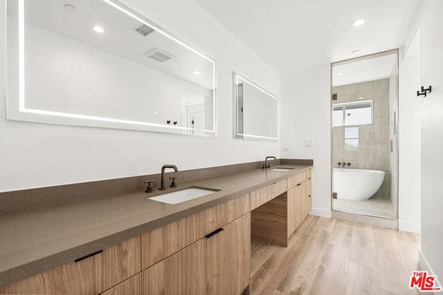 Building Photo - 1/2 South Centinela Avenue Apt #4916, Los ...