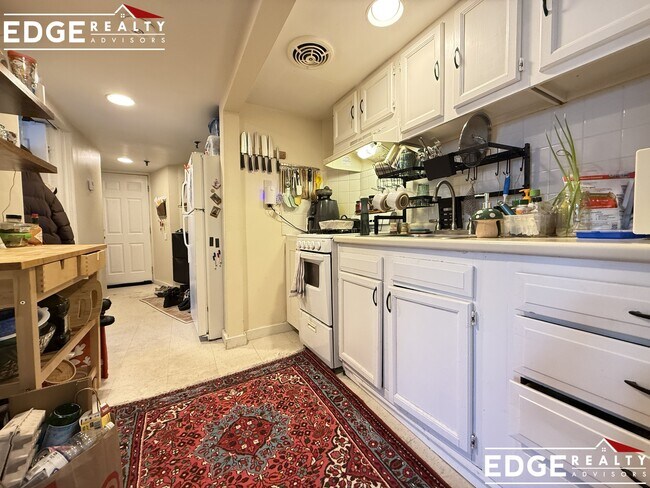 Foto del edificio - 160 Strathmore Rd