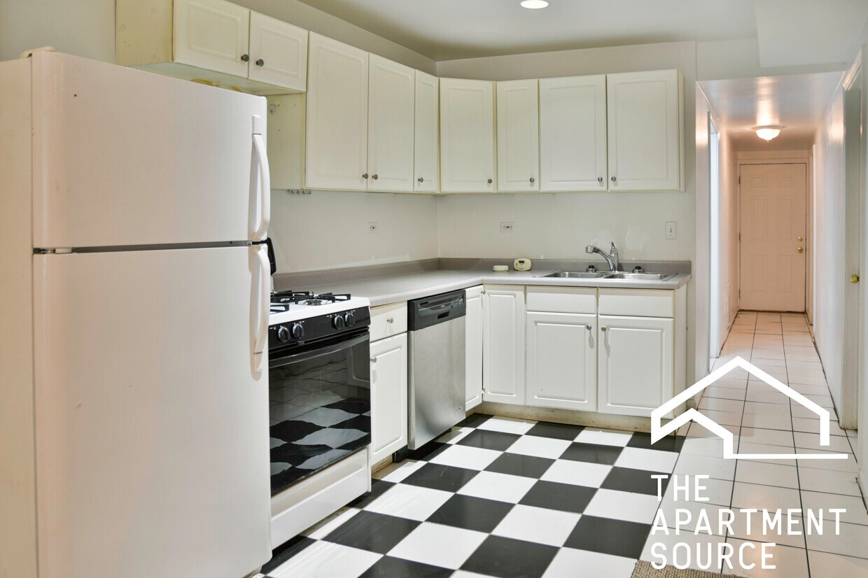 Foto principal - 3334 N Sheffield Ave