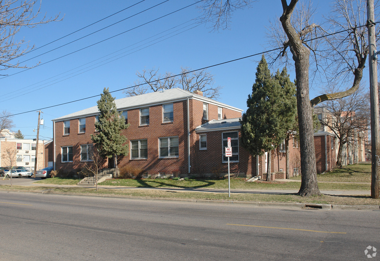 Building Photo - 1614 E 24th St