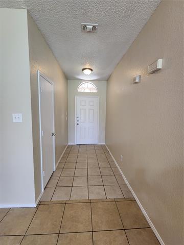 Building Photo - 10412 Brangus Dr