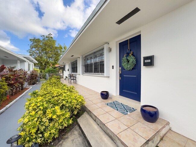Foto del edificio - 3360 SW 24th Ter