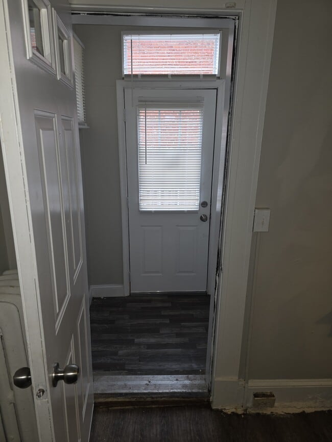 Foto del edificio - 403 S Augusta Ave