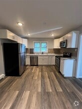 Building Photo - 447 Lucerne Ave