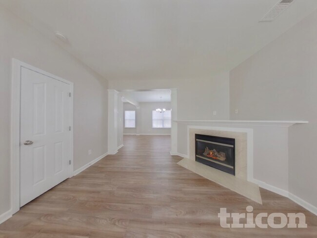 Foto del edificio - 411 Matfield Ct