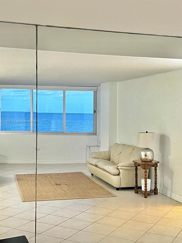 Primary Photo - 7135 Collins Ave