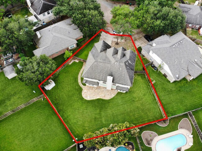 Building Photo - 10410 Five Oaks Ct
