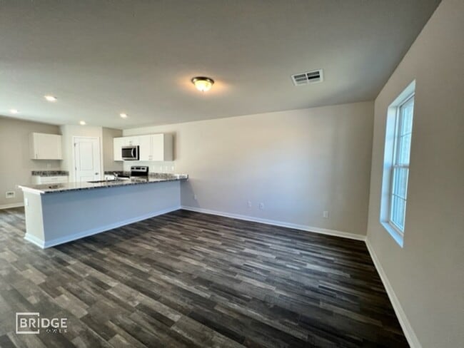 Building Photo - 17628 Cedar Crst Dr