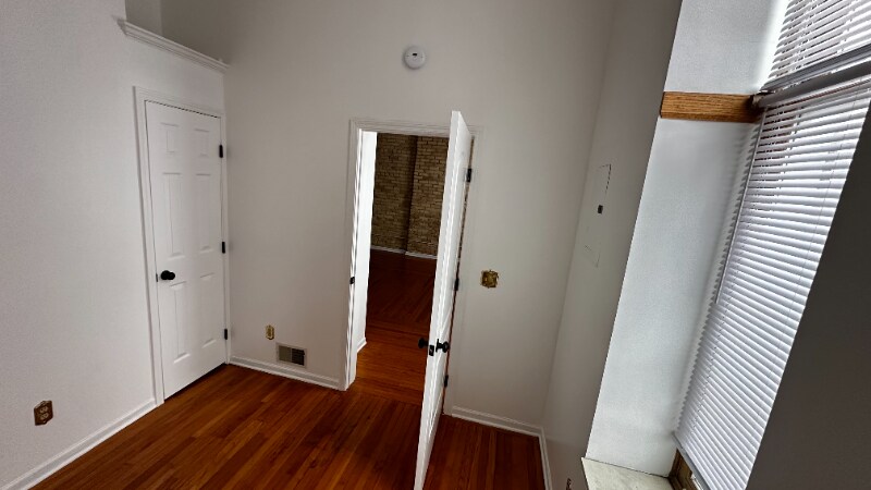 Foto del edificio - 201 N Hamilton St