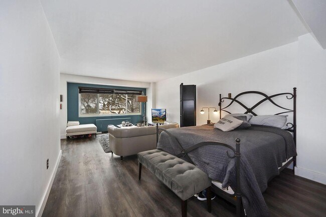 Foto del edificio - 4201 Cathedral Ave NW