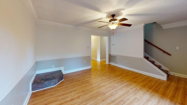 Building Photo - 367 London Rd