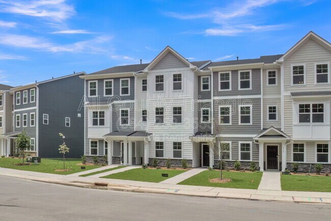 Building Photo - 1715 Chirping Trl