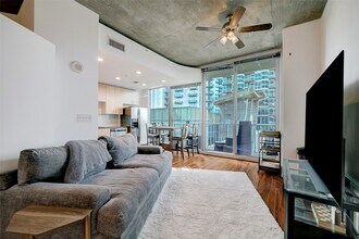 Building Photo - 5925 Almeda Rd
