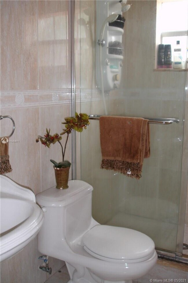 Building Photo - 5930 NE 2nd Ave