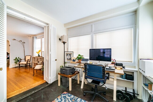 Building Photo - 51 Orchard Pl