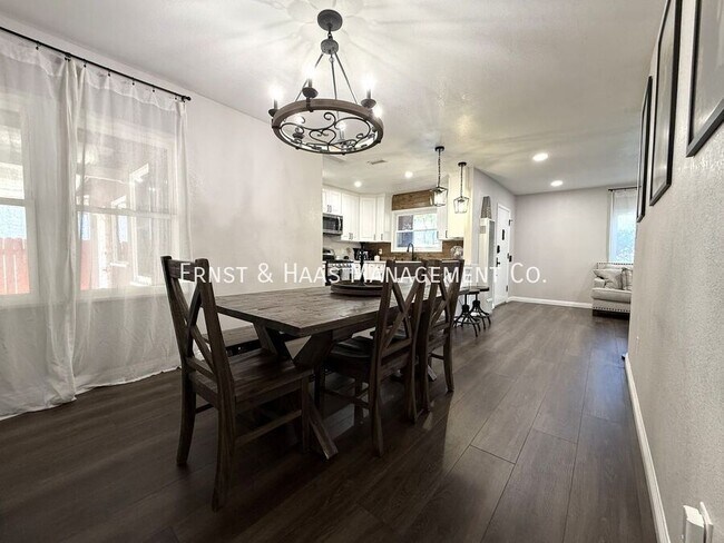 Foto del edificio - 1120 East E Street