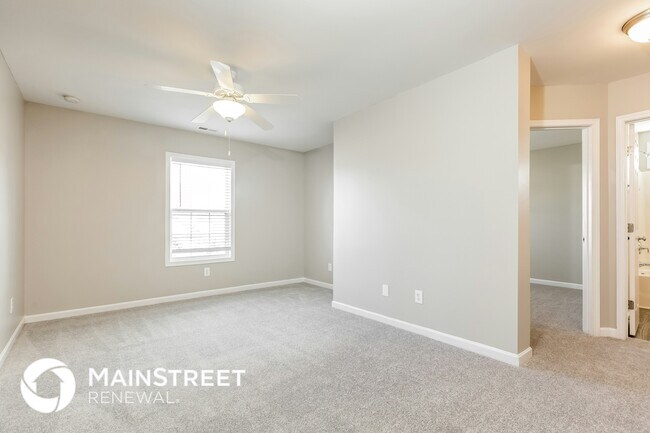 Foto del edificio - 4014 Lady Slipper Ln