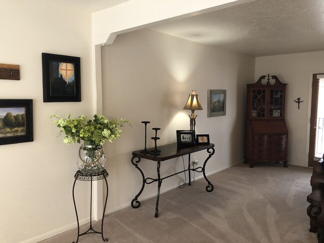 Living room - 663 Bishops Lodge Rd