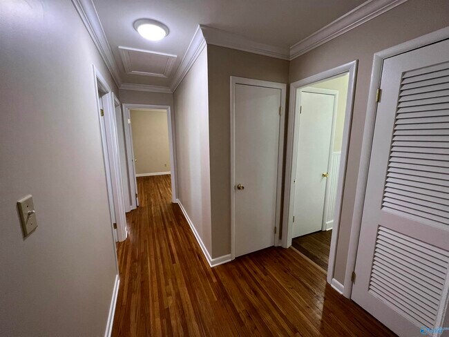 Foto del edificio - 23095 Kennedy Rd