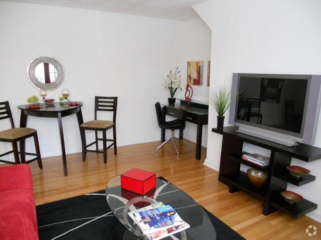 Living Room - Talbot Park Apartments