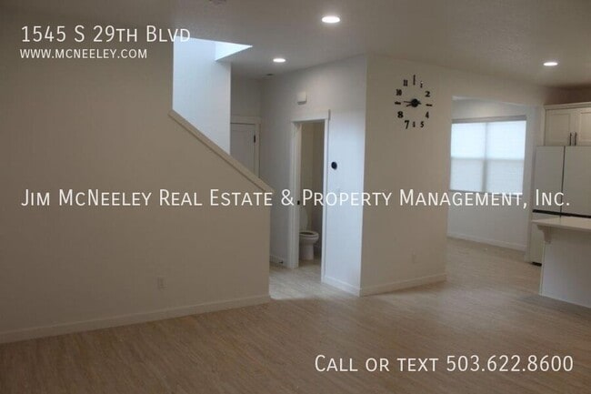 Building Photo - 1545 S 29th Blvd