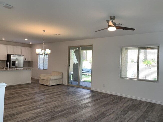 Building Photo - Skye Canyon 2 story home