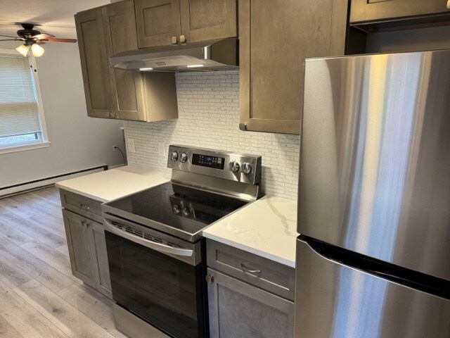 Stove - 33 Drake Rd