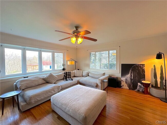Foto del edificio - 4055 Bristol Rd