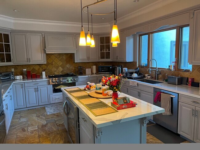 Foto del edificio - 3651 Greenhill Rd