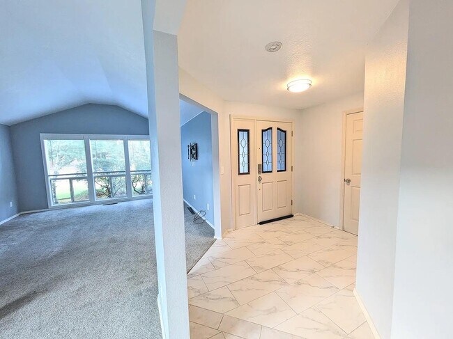 Foto del edificio - 566 Sunwood Dr NW