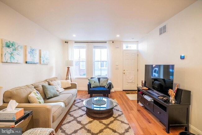 Foto del edificio - 2246 Sears St