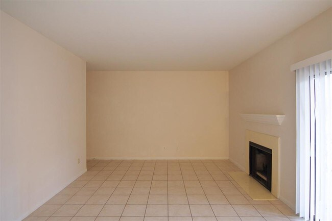Building Photo - 6500 Harbor Town Dr