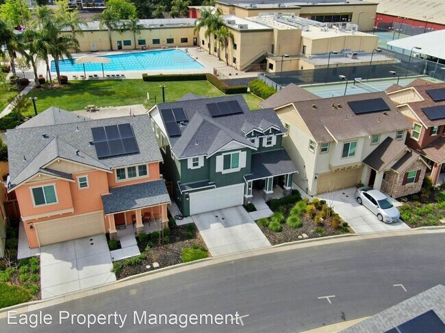 Foto del edificio - 3 br, 4 bath House - 4471 Oakfield Dr