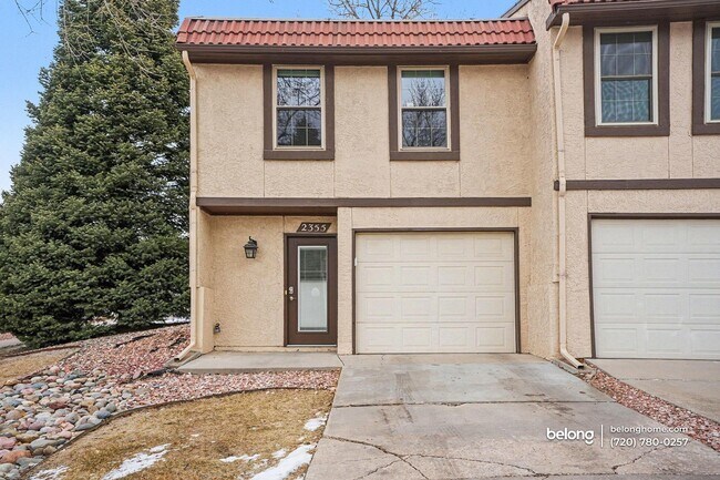 Foto del edificio - 2355 Villa Rosa Dr