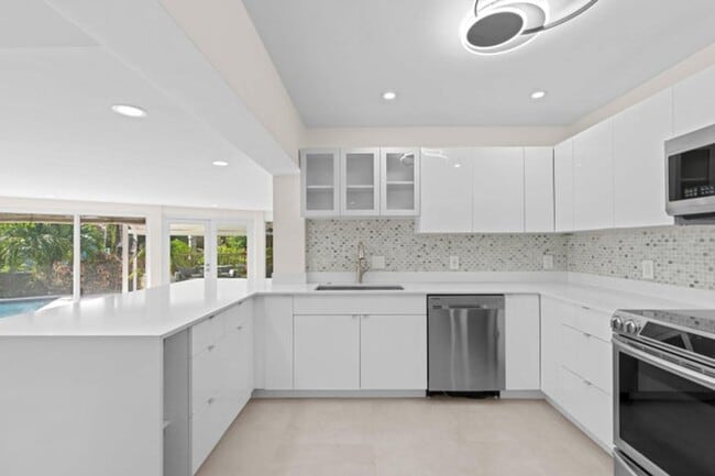 Photo - 391 SE 7th Avenue, Pompano Beach, FL 33060 - 8045 House