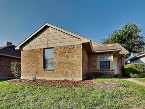 Building Photo - 1619 Hancock Dr