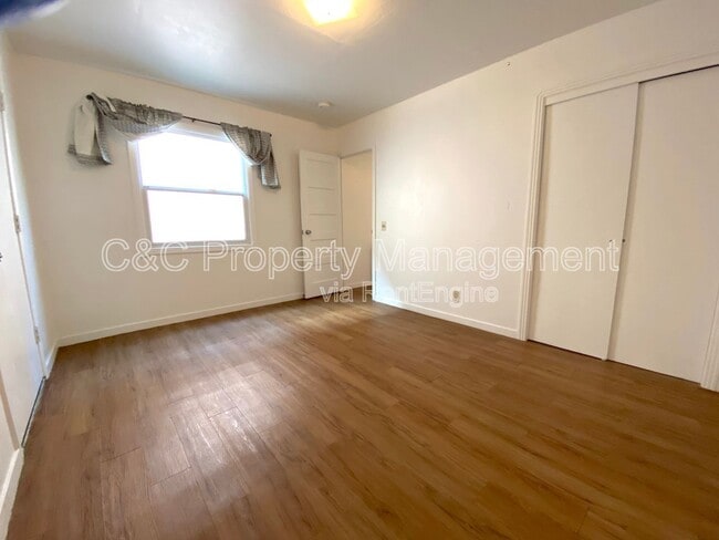 Foto del edificio - 554 Lighthouse Ave