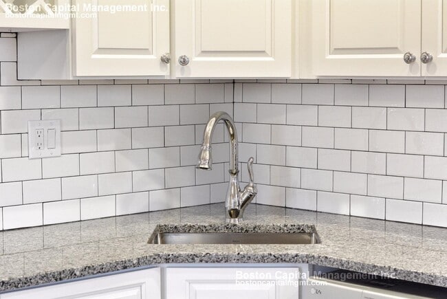 Photo - 57 W Seventh St Townhome