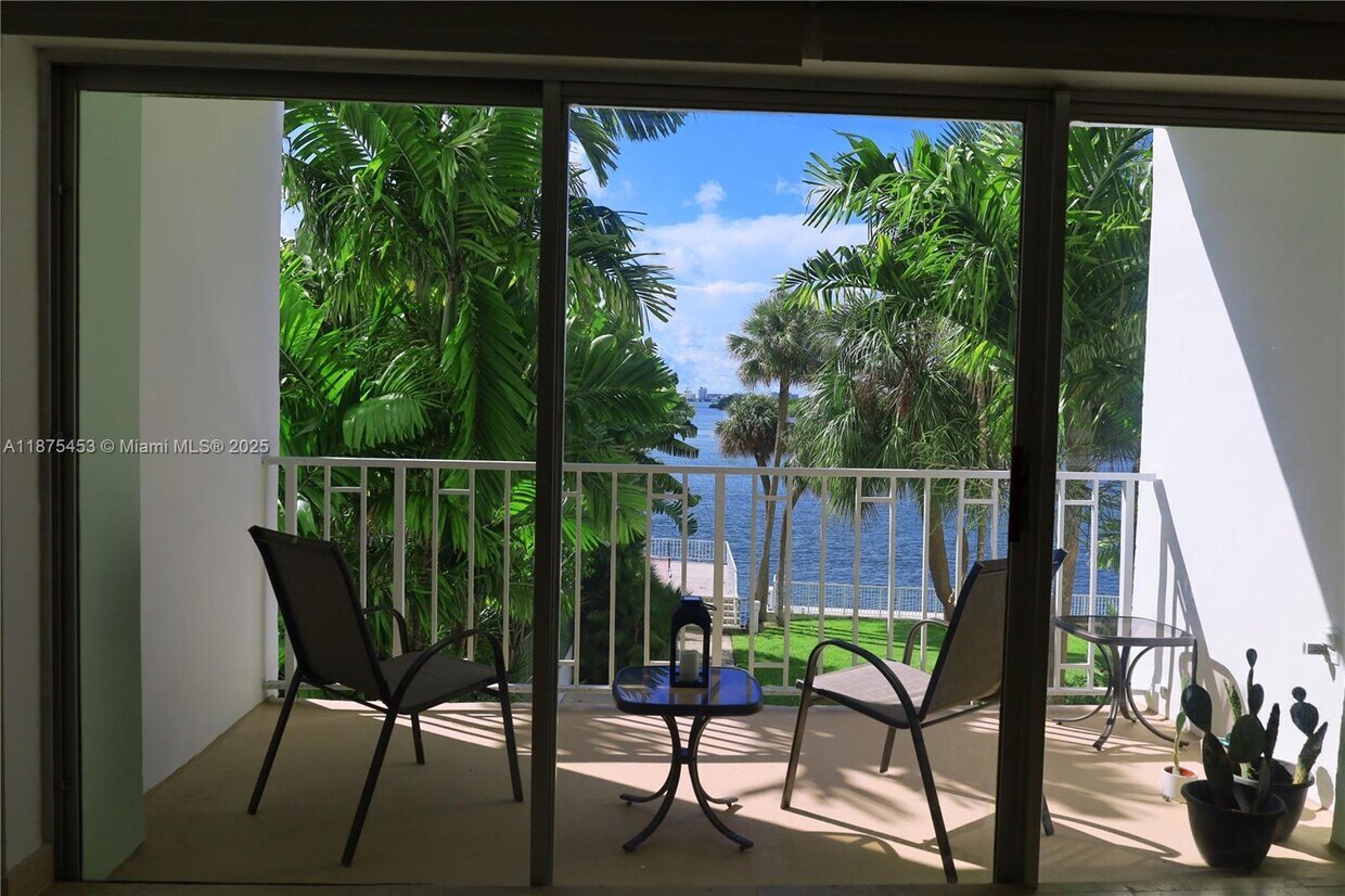 Foto principal - 500 Bayview Dr