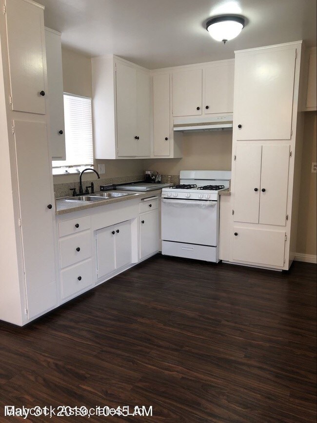 Foto del edificio - 16921-16925 Yukon Ave