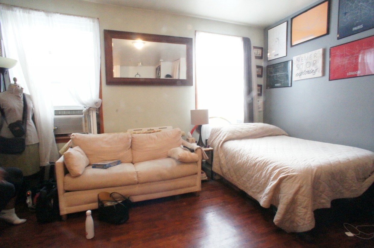 Primary Photo - 135 W 122nd St