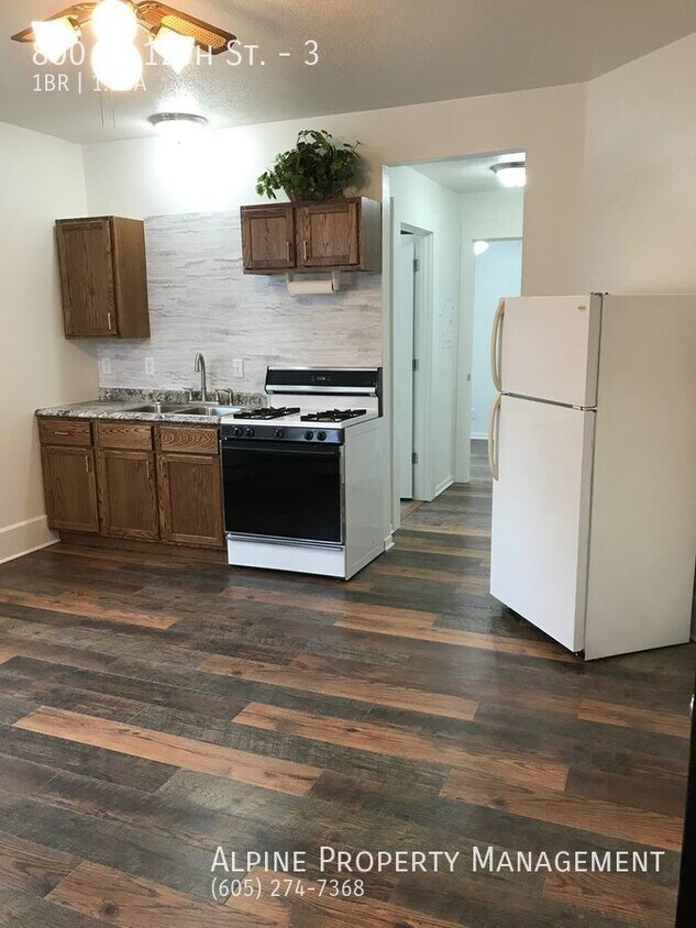 Primary Photo - Completely Renovated 1 Bedroom Apartment!!