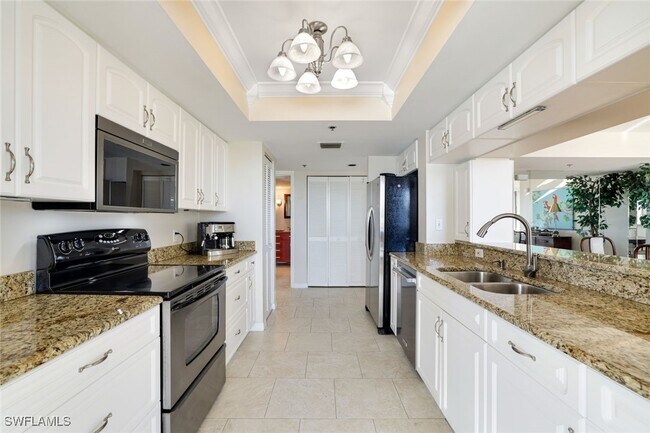 Foto del edificio - 6361 Pelican Bay Blvd