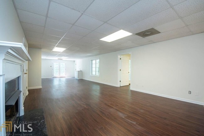 Building Photo - 506 Rockwell Church Rd NE